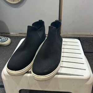 Women’s shoes 
Black colour
Size 8